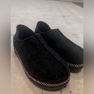 New UGG Refelt